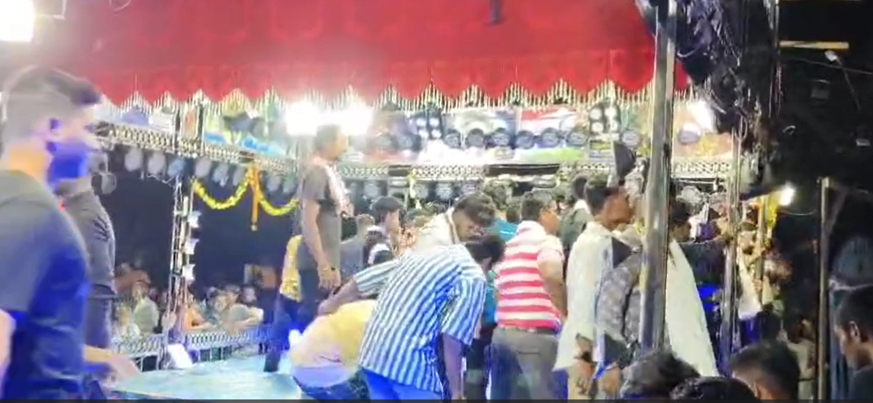ଦଣ୍ଡନାଚରେ ଅଶ୍ଳୀଳ ନୃତ୍ୟକୁ ନେଇ ଗଣ୍ଡଗୋଳ, ୭ଗିରଫ