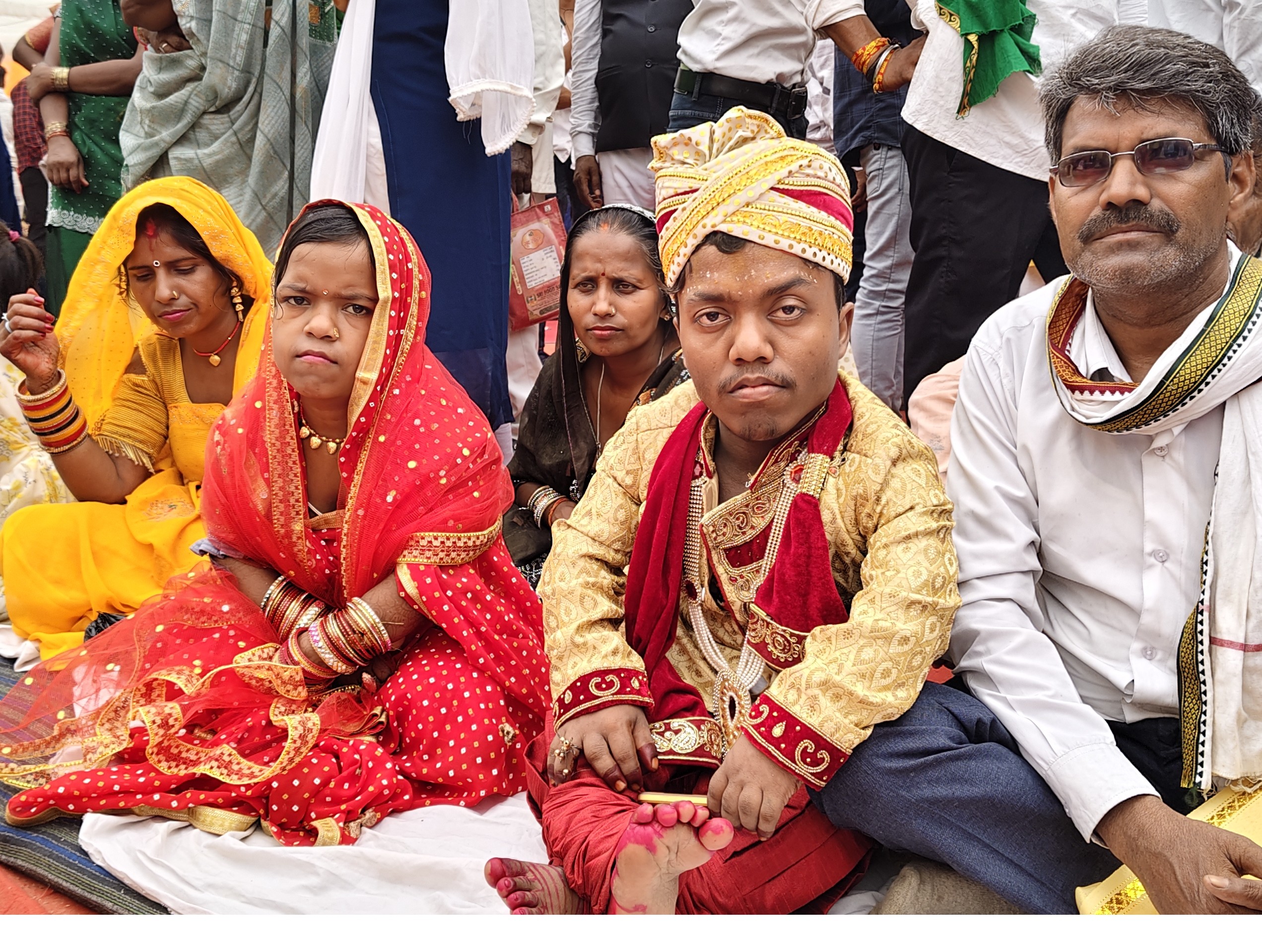 ୩ ଫୁଟର ବରକୁ ଅଢ଼େଇ ଫୁଟର କନ୍ୟା