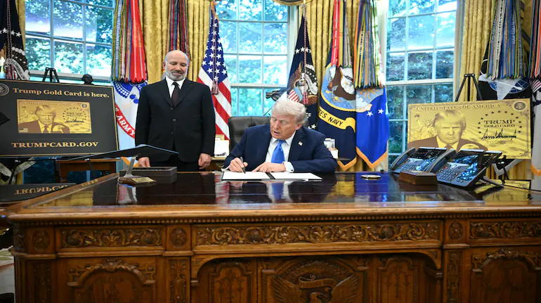 ବଢ଼ିଲା H1B ଭିସା ଟାରିଫ୍- ଭାରତୀୟଙ୍କୁ ଟ୍ରମ୍ପଙ୍କ ଝଟକା